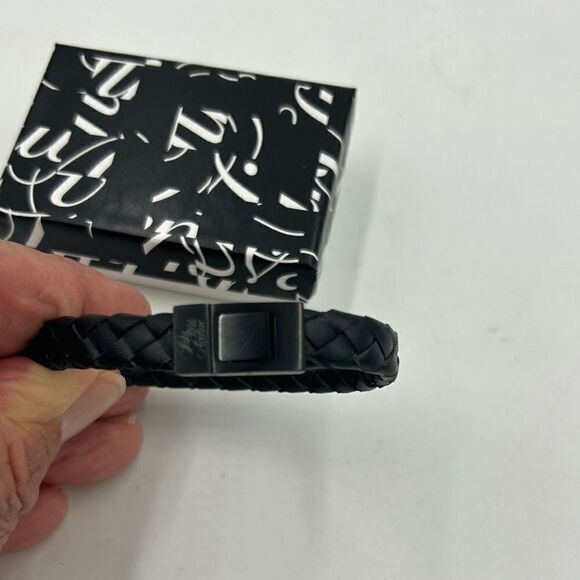 Men’s Saks, Fifth Avenue, leather braided bracelet - Picture 1 of 7